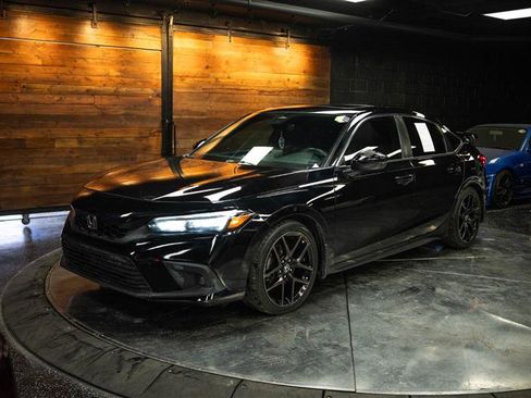 Used 2023 Honda Civic Sport Touring image 2