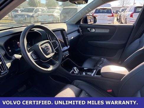 Certified 2023 Volvo XC40 B4 Plus w/ Protection Package Premier image 16