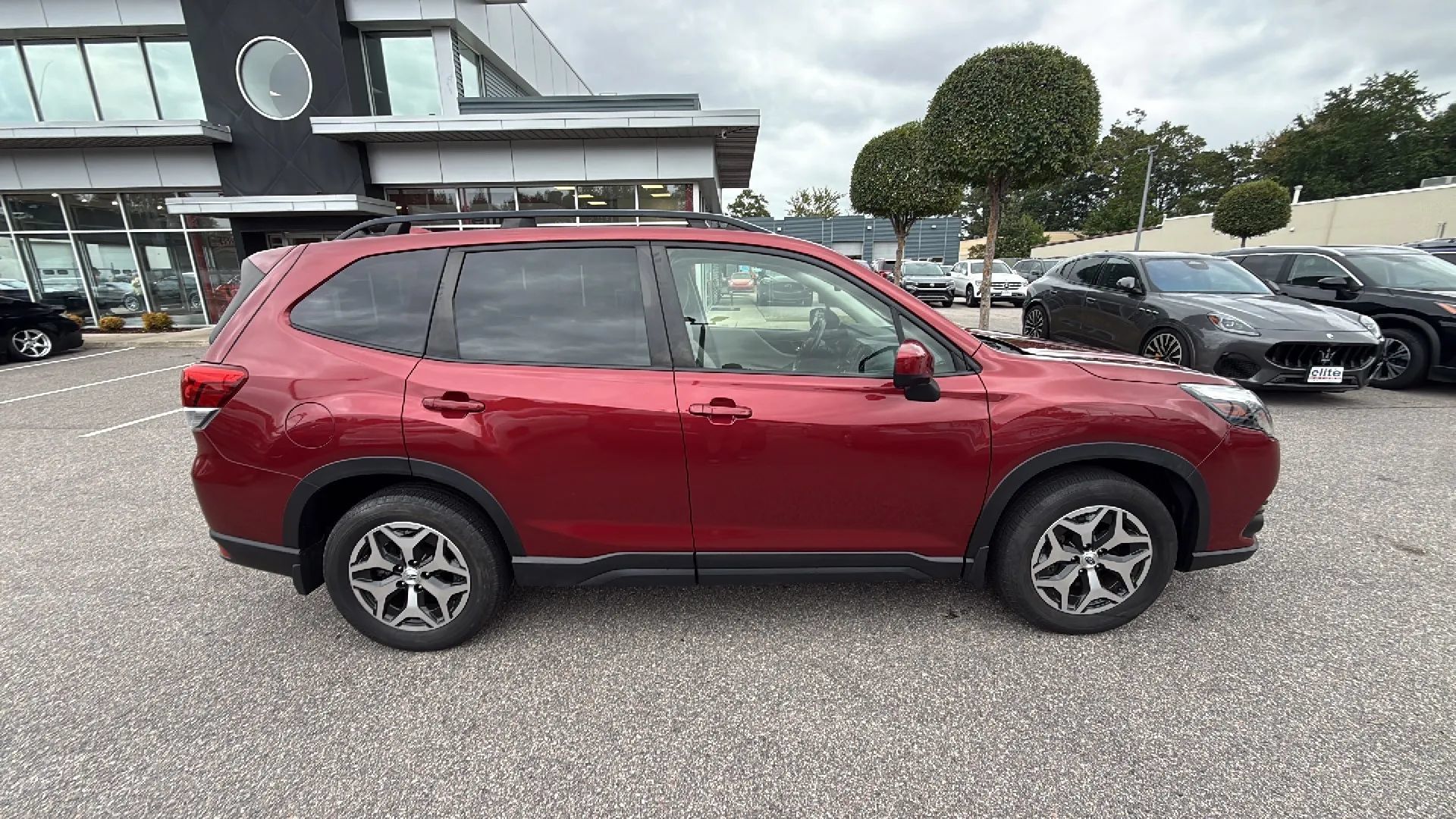 Used 2023 Subaru Forester Premium AWD/4WD image 8