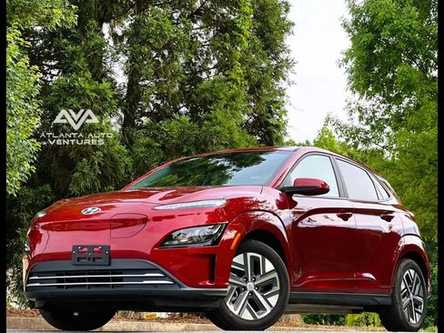 Used 2023 Hyundai Kona SE image 3