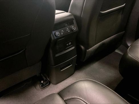 Used 2023 GMC Acadia SLT w/ Elevation Edition AWD/4WD image 28