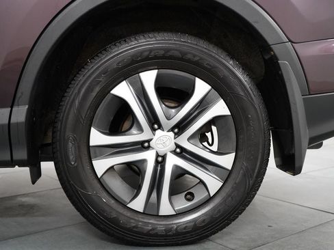 Used 2018 Toyota RAV4 LE w/ All Weather Liner Package AWD/4WD image 33