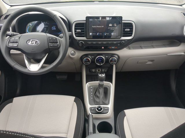 Used 2026 Hyundai Venue SEL FWD image 13