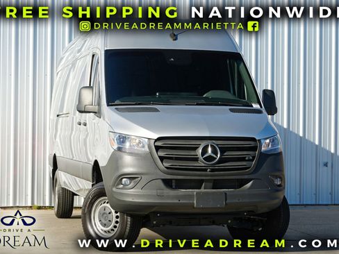 Used 2023 Mercedes-Benz Sprinter 2500 image 2