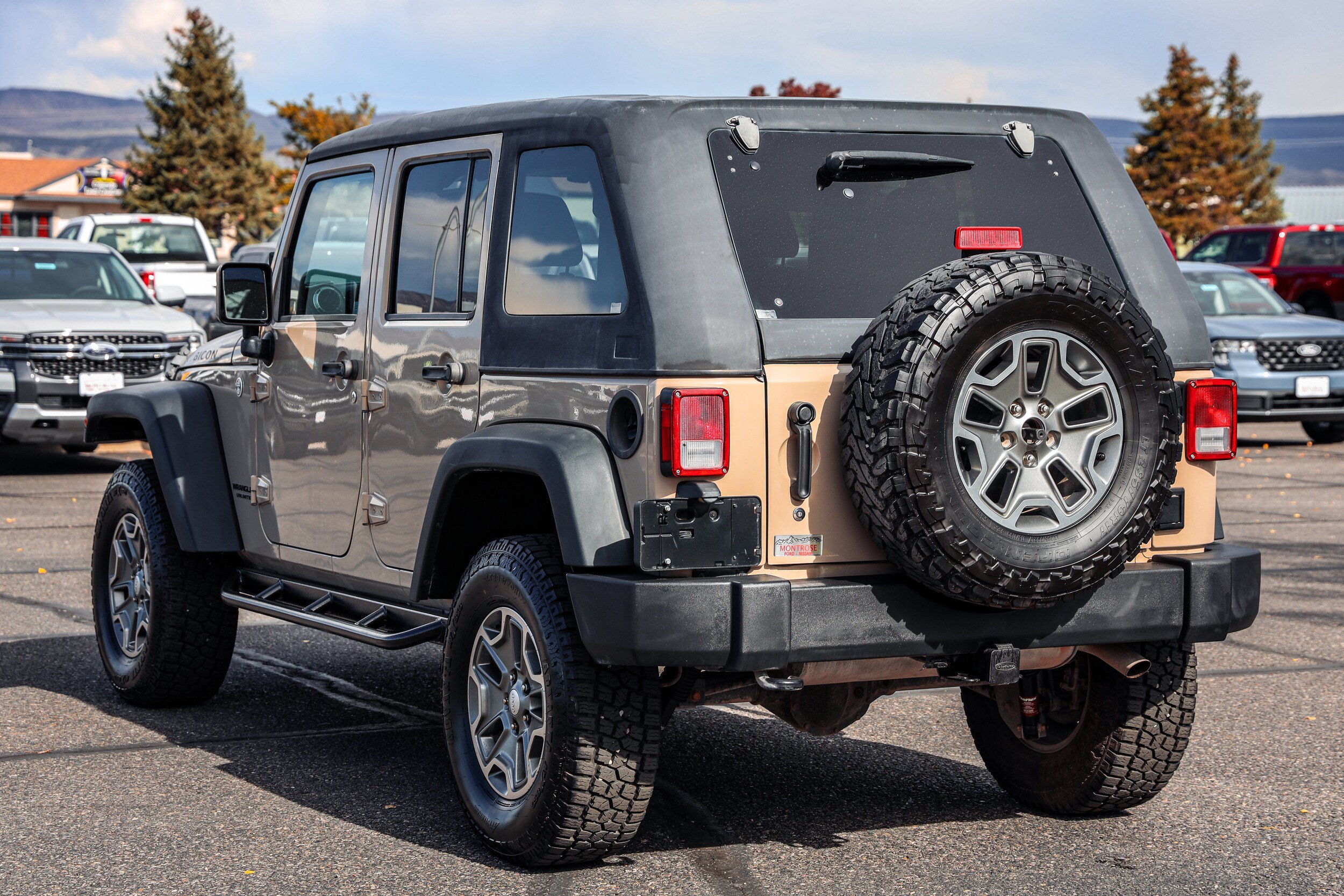 Used 2016 Jeep Wrangler Unlimited Rubicon AWD/4WD image 6
