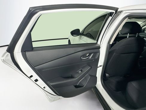 Used 2025 Honda Accord SE image 31