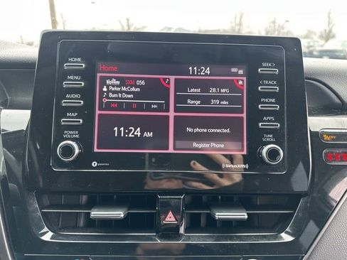 Used 2021 Toyota Camry SE image 9