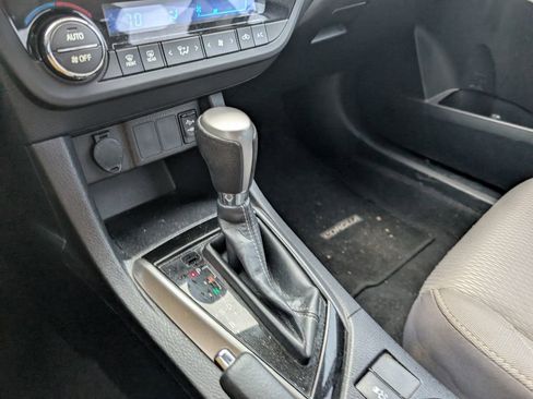 Used 2015 Toyota Corolla L image 18