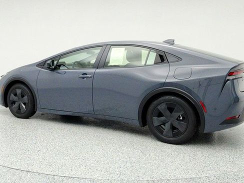 Used 2025 Toyota Prius LE image 7