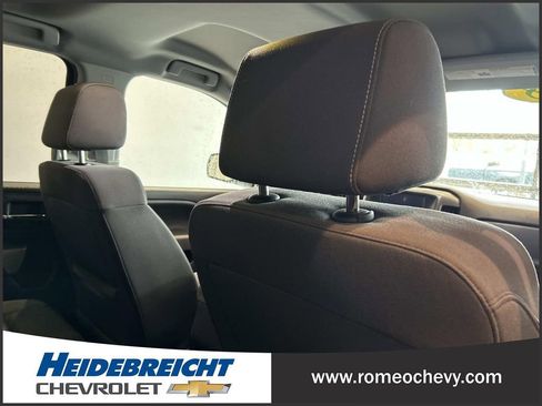 Used 2018 Chevrolet Silverado 1500 LT w/ All Star Edition AWD/4WD image 33