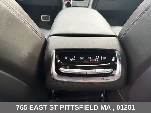 Used 2024 Cadillac XT6 Sport w/ Technology Package AWD/4WD image 19