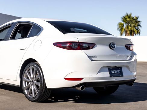 Used 2020 MAZDA MAZDA3 Sedan w/ Select Package image 7