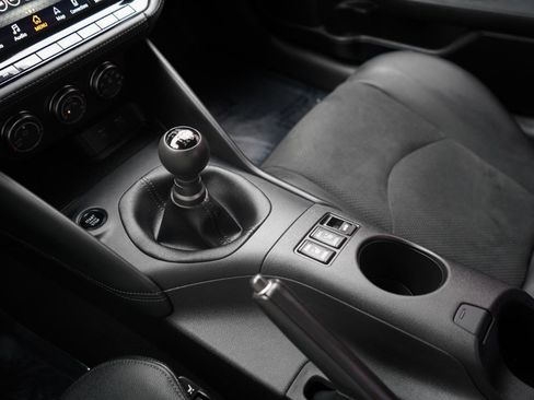 Used 2024 Nissan Z Performance w/ Heritage Edition image 41