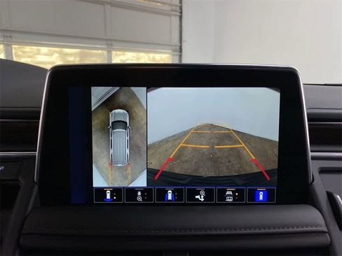 Used 2024 Chevrolet Tahoe High Country w/ Premium Package image 24