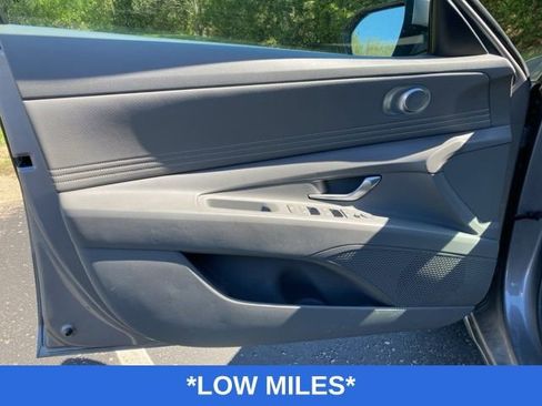 Used 2023 Hyundai Elantra SEL w/ Convenience Package FWD image 12