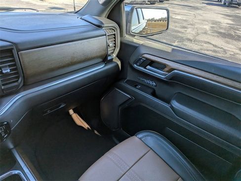 Used 2023 Chevrolet Silverado 1500 High Country image 17