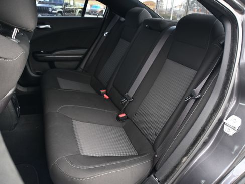 Used 2022 Dodge Charger R/T w/ Blacktop Package image 10