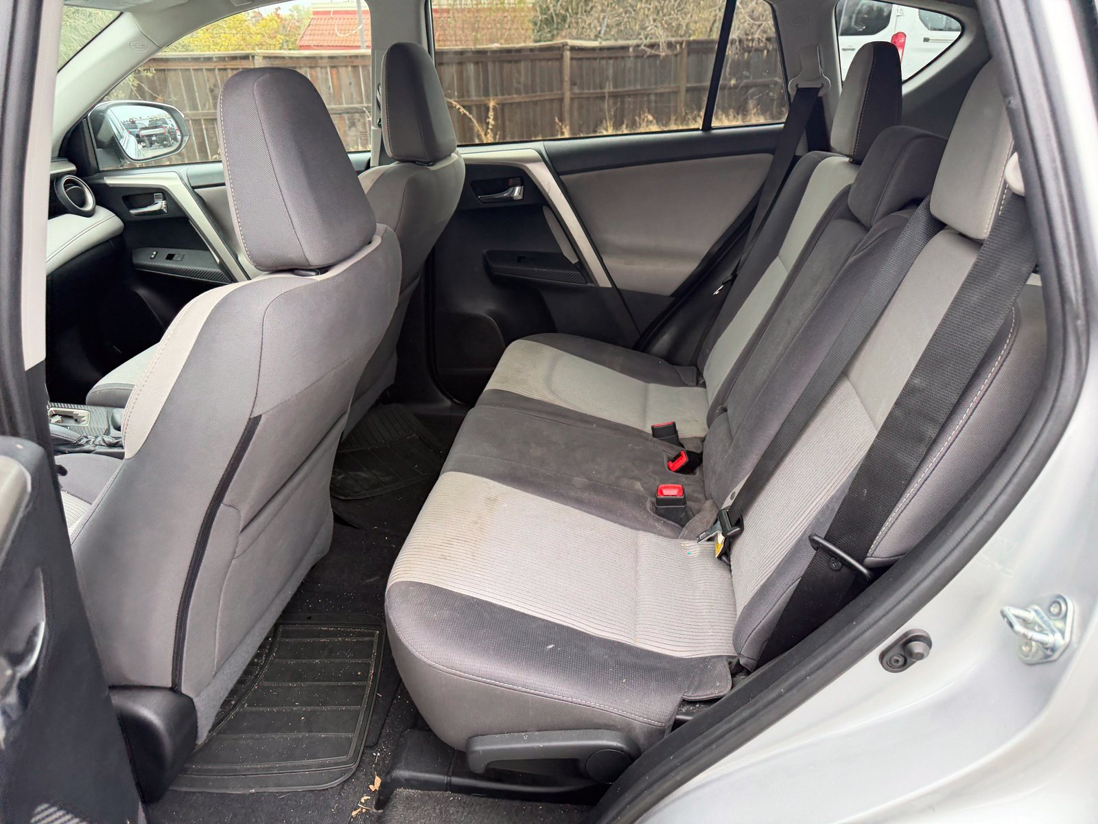 Used 2015 Toyota RAV4 XLE FWD image 12