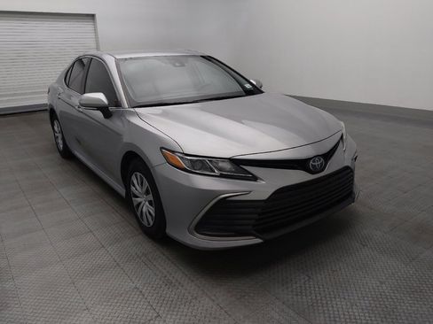 Used 2022 Toyota Camry LE image 13
