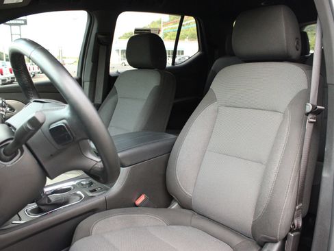 Used 2023 Chevrolet Traverse LT FWD image 13