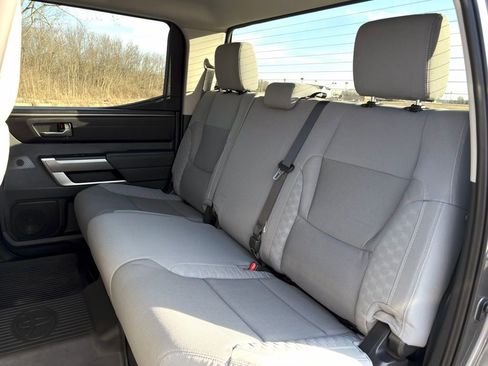 Used 2022 Toyota Tundra SR5 w/ SR5 Convenience Package AWD/4WD image 20