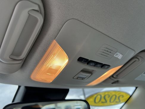 Used 2020 Toyota Corolla LE image 32