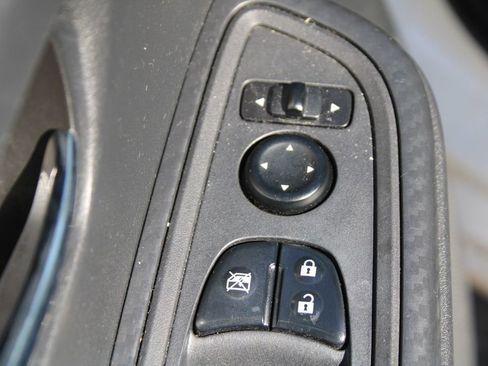 Used 2020 Nissan Versa SV image 20