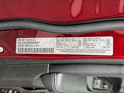 Used 2025 Jeep Grand Cherokee L Limited w/ Trailer Tow Package AWD/4WD image 18