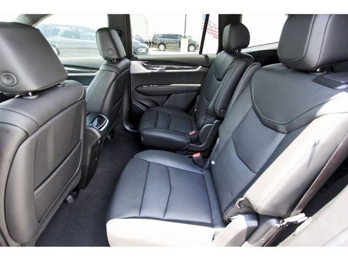 New 2025 Cadillac XT6 Sport w/ Technology Package image 7