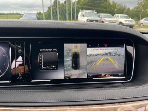 Used 2017 Mercedes-Benz S 550 Sedan image 31