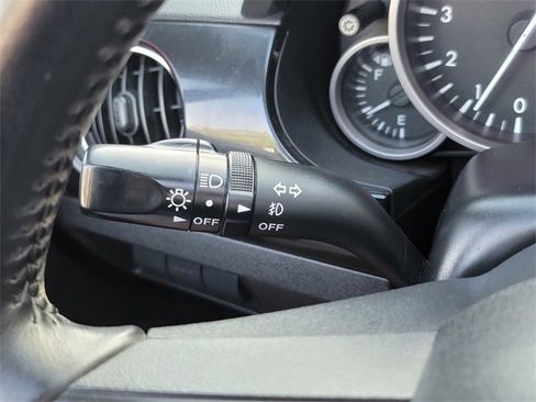 Used 2015 MAZDA MX-5 Miata Sport image 26