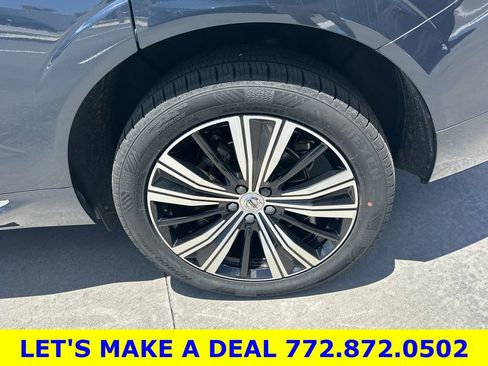 Used 2023 Volvo XC60 B5 Plus w/ Protection Package Premier AWD/4WD image 9