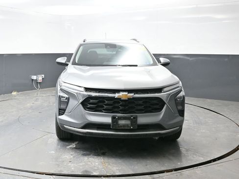 Used 2024 Chevrolet Trax LT w/ Driver Confidence Package image 13