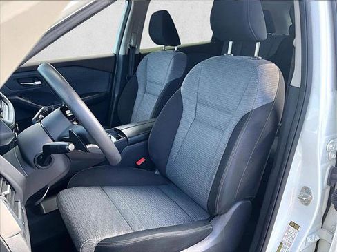 Used 2023 Nissan Rogue SV image 24