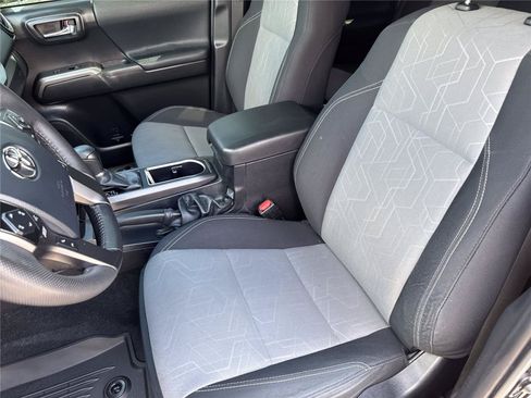 Used 2023 Toyota Tacoma TRD Off-Road w/ Advanced Technology Package AWD/4WD image 11
