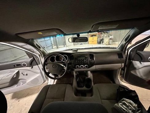Used 2010 Toyota Tacoma 2WD Regular Cab image 27