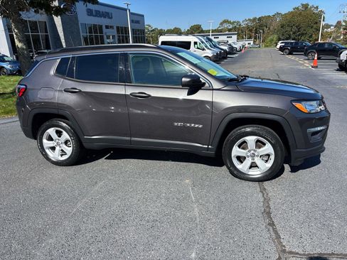 Used 2021 Jeep Compass Latitude w/ Convenience Group image 2