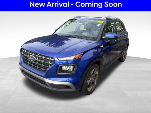 Used 2022 Hyundai Venue SEL FWD image 2