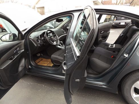 Used 2013 Chevrolet Cruze LT image 11