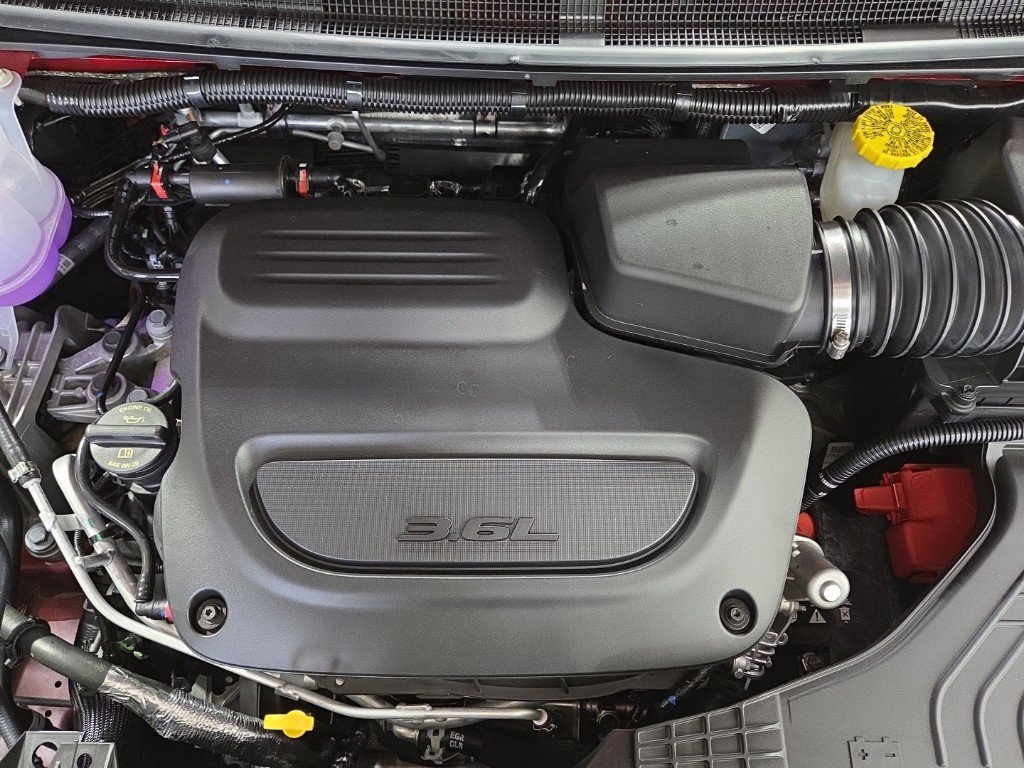 New 2026 Chrysler Pacifica Select w/ S Appearance Package FWD image 39