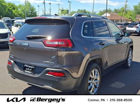 Used 2018 Jeep Cherokee Limited AWD/4WD image 5
