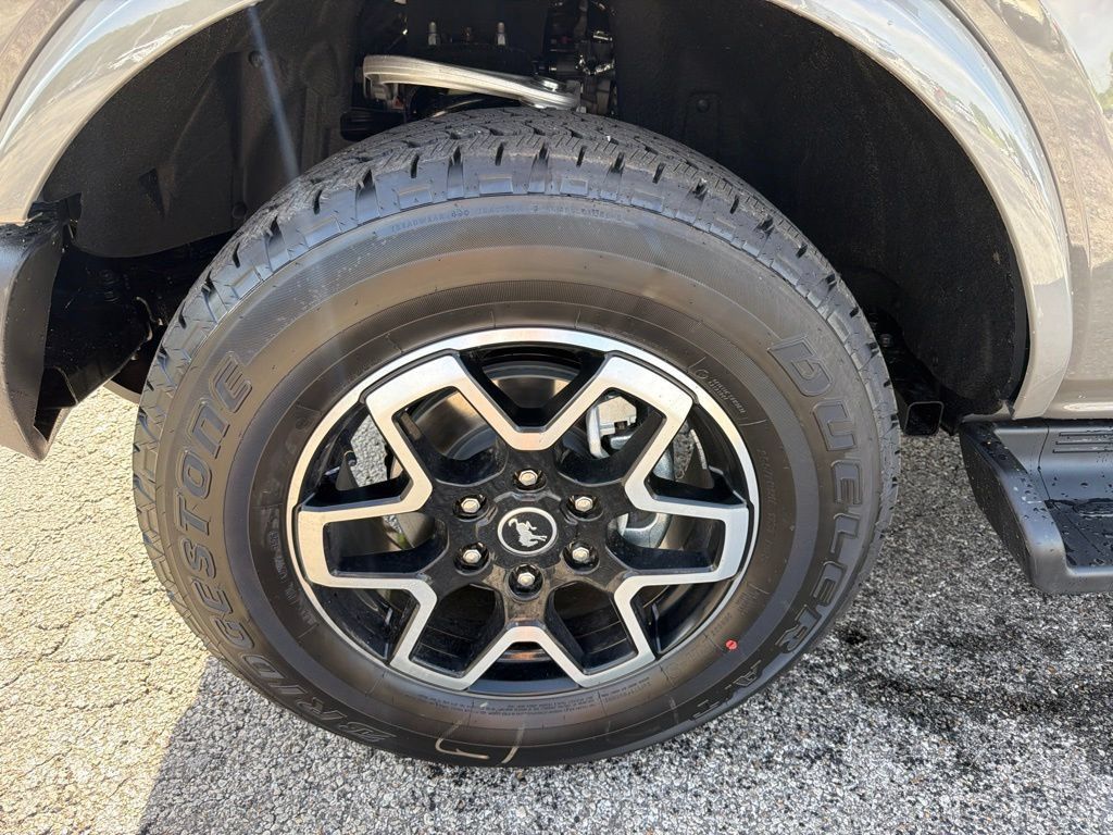 New 2026 Ford Bronco Outer Banks AWD/4WD image 9
