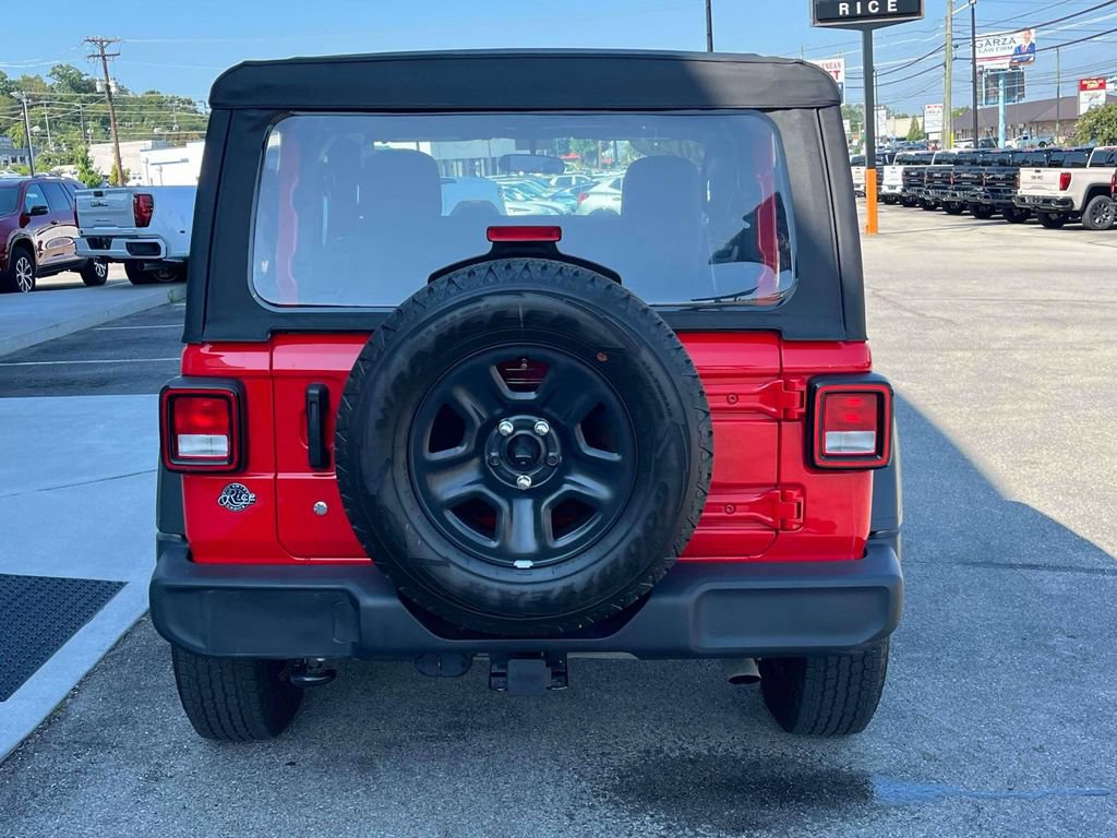 Used 2020 Jeep Wrangler Sport AWD/4WD image 4