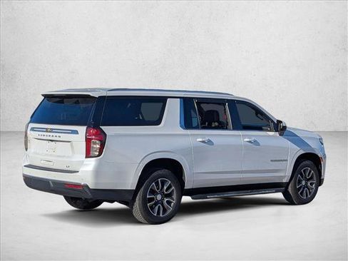 Used 2021 Chevrolet Suburban LT image 5