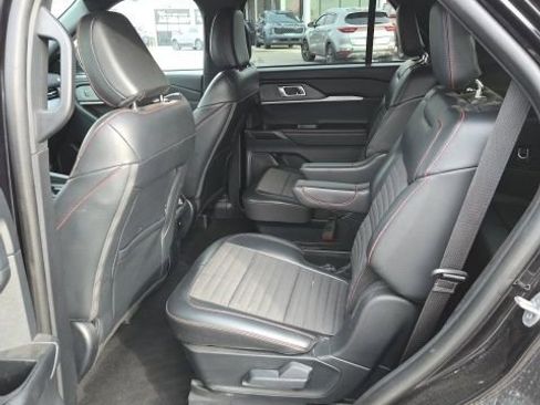 Used 2025 Ford Explorer ST-Line image 18