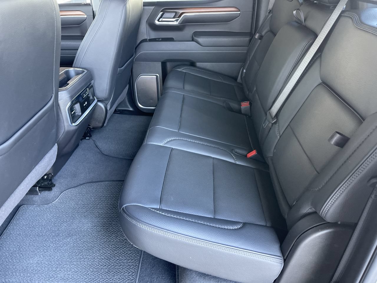 Used 2025 GMC Sierra 1500 Denali w/ Technology Package AWD/4WD image 25