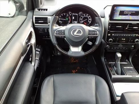 Used 2023 Lexus GX 460 Luxury w/ Sport Design Package AWD/4WD image 20