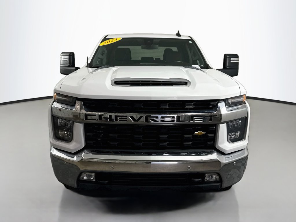 Used 2023 Chevrolet Silverado 2500 LT w/ Convenience Package AWD/4WD image 2