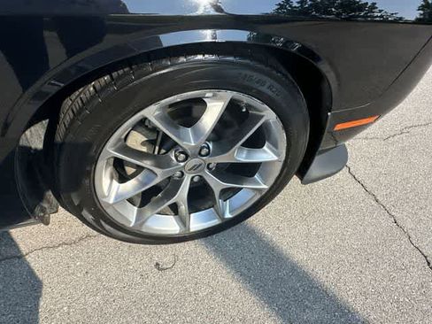 Used 2022 Dodge Challenger GT RWD image 10