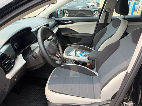 Certified 2023 Volkswagen Taos SE AWD/4WD image 12